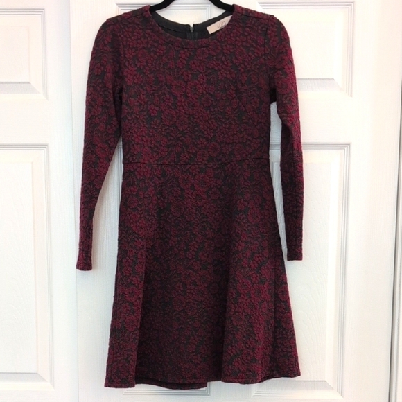 LOFT Dresses & Skirts - Loft Size 2 Petite Maroon & Black Floral Dress